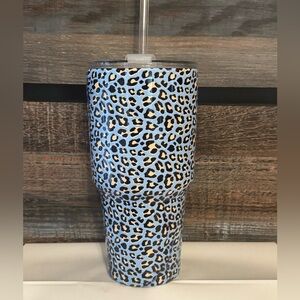 New 30oz stainless steel double wall insulated tumbler. Cheetah print w straw .